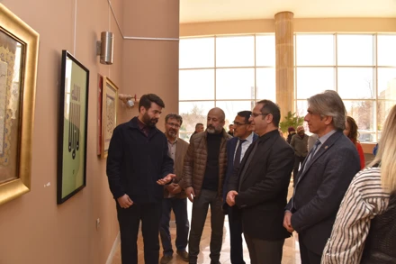 "yeniden..." temalı sergi